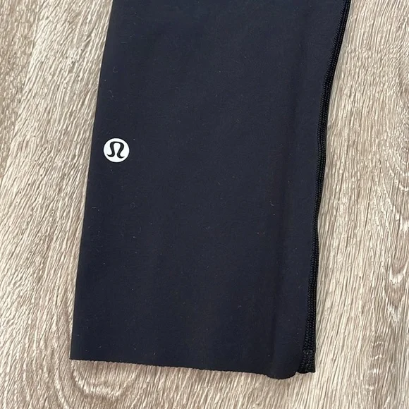 Lululemon Fast and Free Crop II 19" *Nulux sz 4 black - Picture 5 of 6